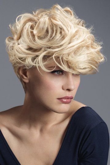 Coupe courte femme bouclé