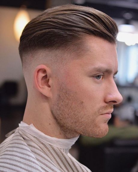 Coupe de cheveux court homme militaire