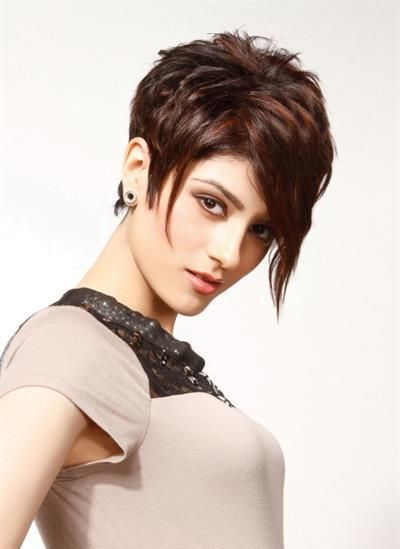 Coupe de cheveux femme ronde et petite