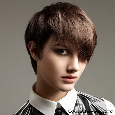 Cheveux courts femmes