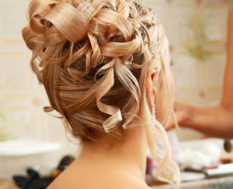 Chignons mariage cheveux courts