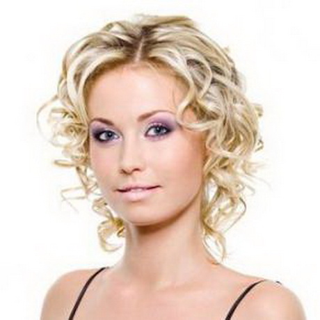 Coiffure blonde courte