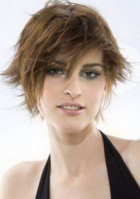 Coiffure femme coupe courte