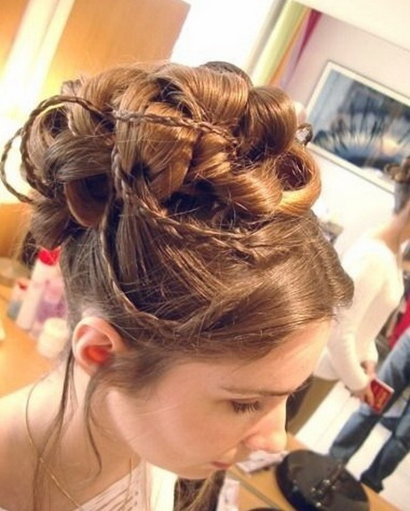 Coiffure mariage chignon haut