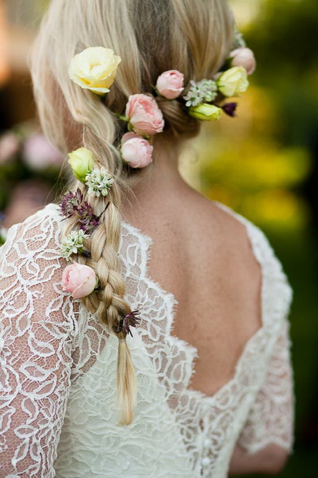 Coiffure mariage fleurs