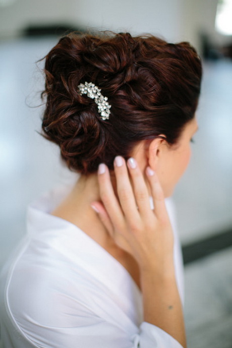 Coiffure mariée chignon romantique