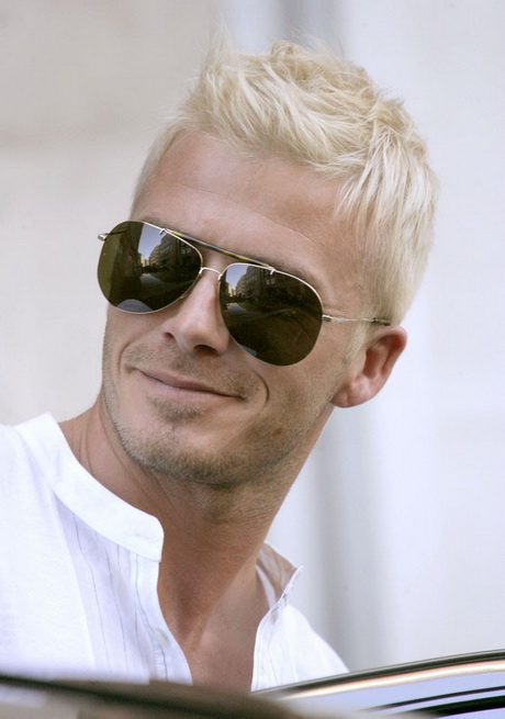 Coiffure pour homme blond