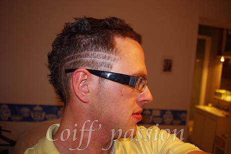Coiffure tribal homme