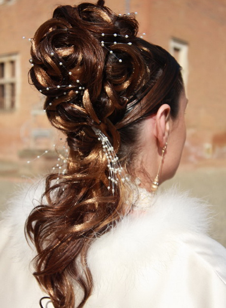 Coiffures mariage cheveux longs