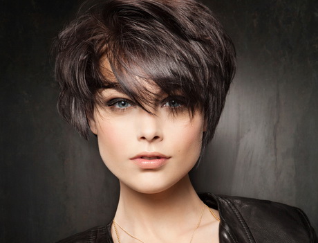 Coupe cheveux court femme