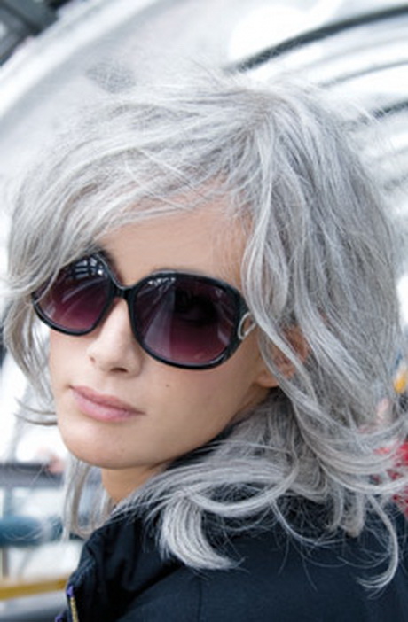 Coupe cheveux gris femme