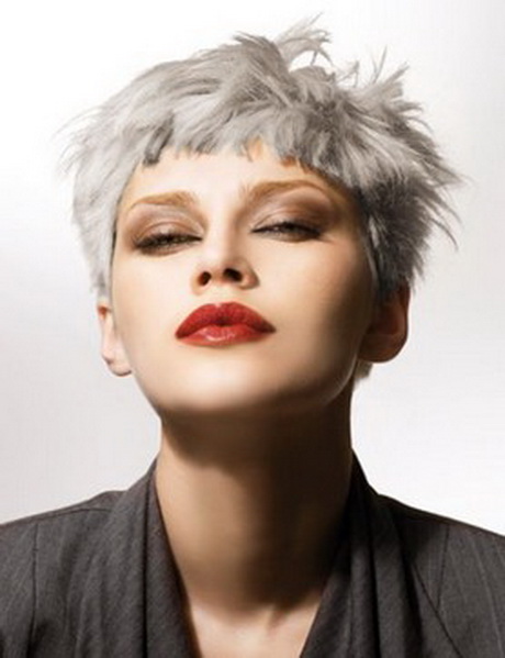 Coupe cheveux gris femme