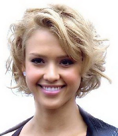 Coupe courte de cheveux femme