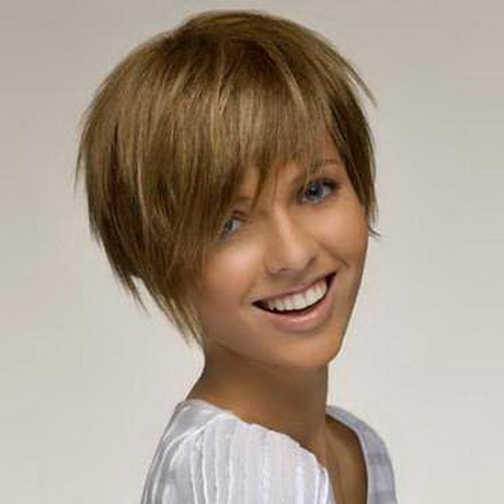 Coupe de cheveux court femme moderne