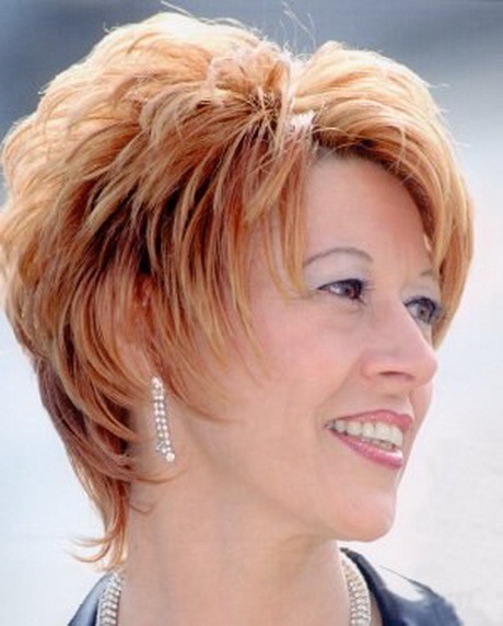 Coupe de cheveux court pour femme