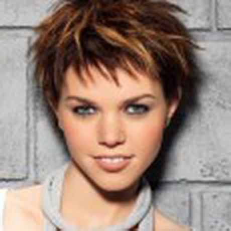 Coupe de cheveux courtes femmes 2015