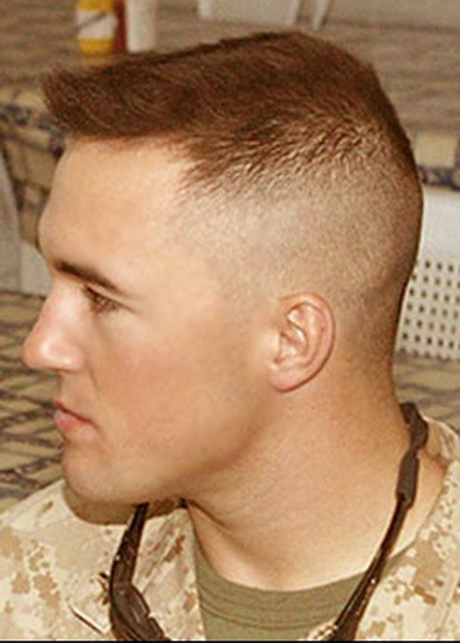 Coupe de cheveux militaire