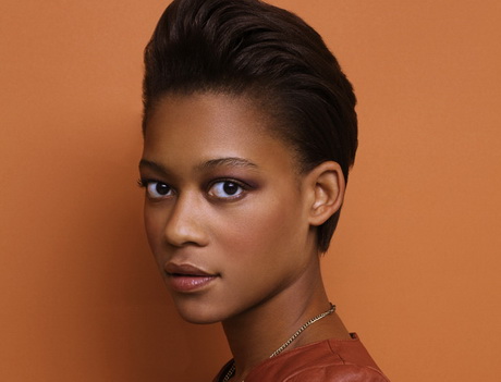 Coupe de cheveux pour femme noire