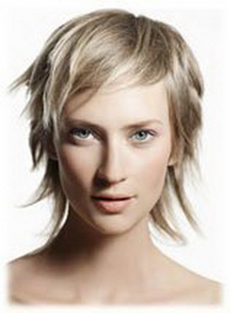 Coupe de cheveux pour visage ovale