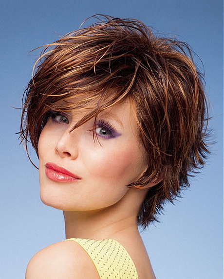 Coupe femme cheveux courts