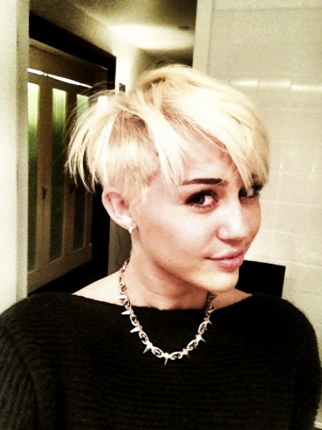 Miley cyrus cheveux court