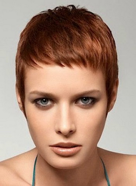 Modele coiffure femme courte 2015
