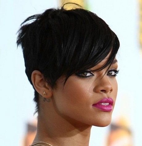 Rihanna cheveux courts