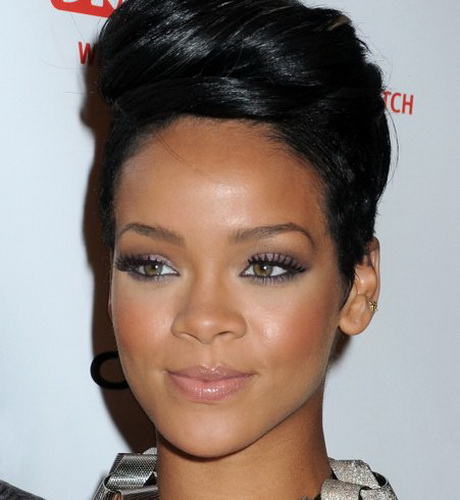 Rihanna coupe courte