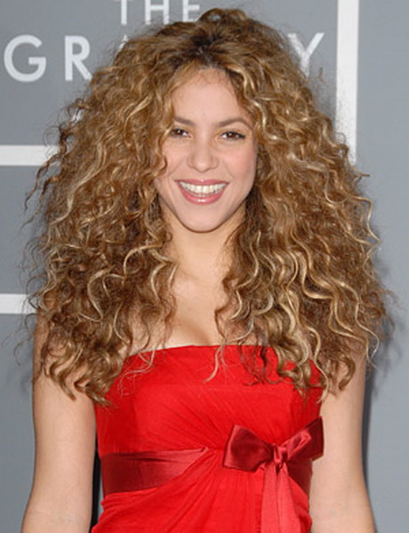 Shakira cheveux courts