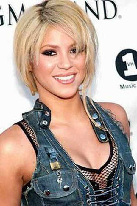 Shakira cheveux courts