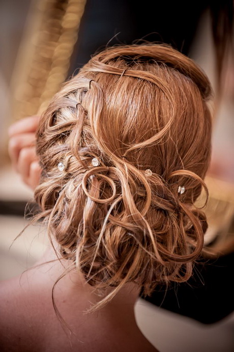 Chignon bouclé mariage