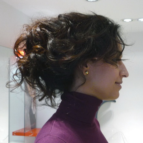 Chignon pour cheveux frisés