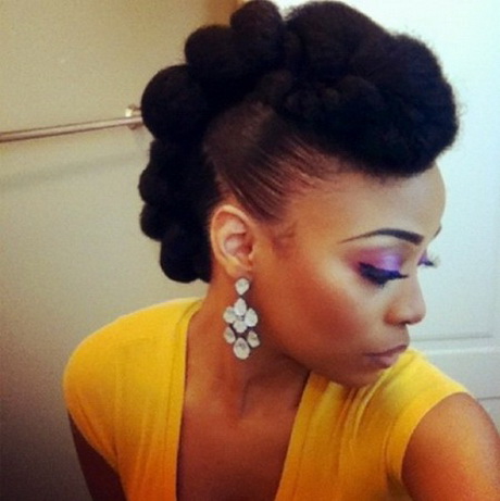 Coiffure afro chignon