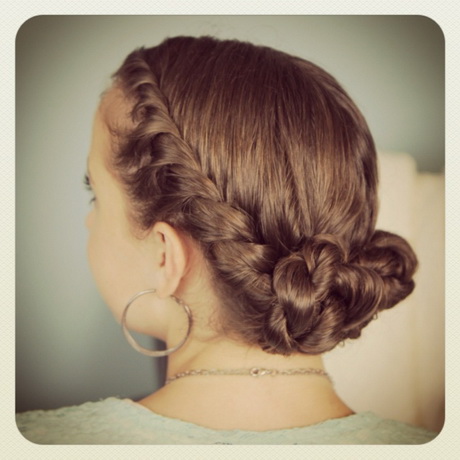 Coiffure chignon enfant