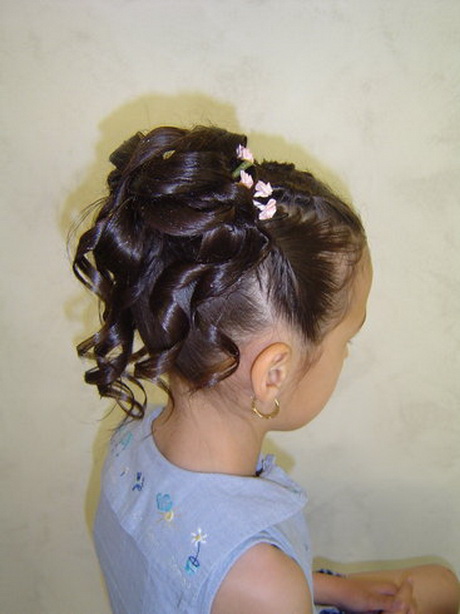 Coiffure chignon enfant