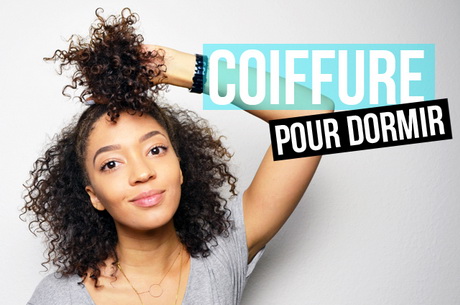 Coiffures pour cheveux frisés