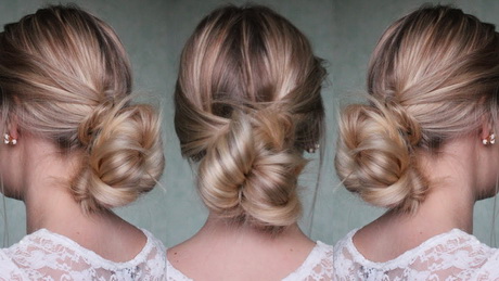 Se faire un chignon décoiffé