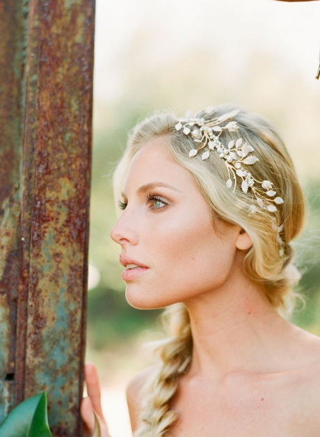 Coiffure mariage couronne de fleurs