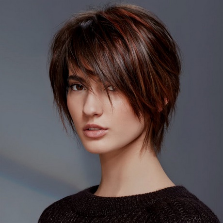 Coupe tendance cheveux courts 2018