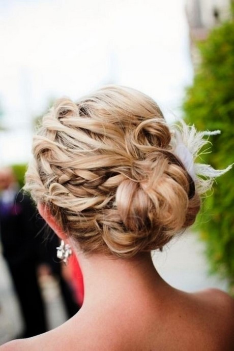 Modele de chignon avec tresse