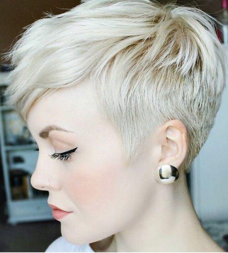 Coupe courte blonde 2018