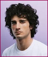Cheveux long frisé homme