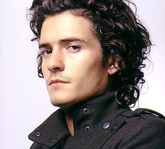 Cheveux long frisé homme