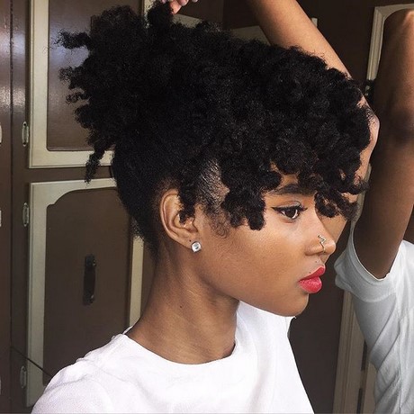 Coupe de cheveux afro court