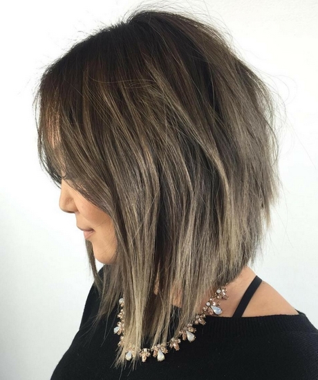 Coupe de cheveux femme 2019 carré plongeant