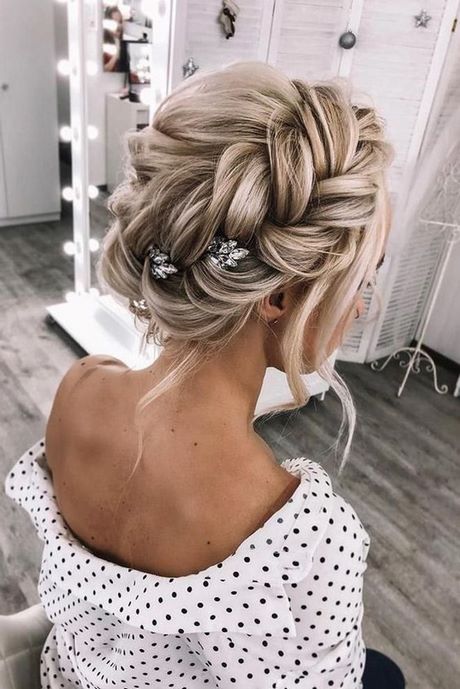 ﻿Coiffure mariage cheveux mi long 2021