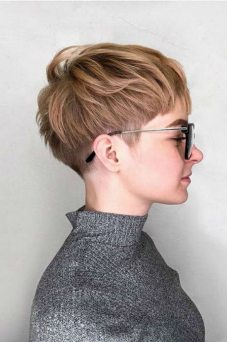 Coupe cheveux très courts femme 2021