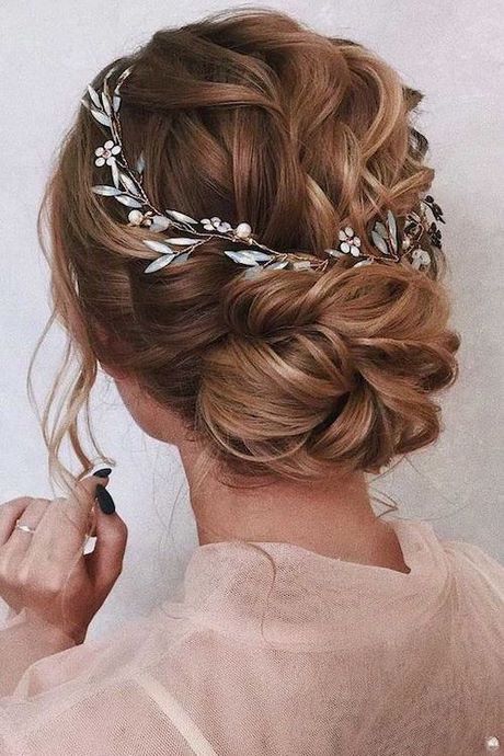 Chignon de mariée 2022