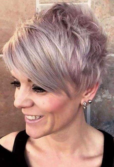 Tendance coupe de cheveux 2023 femme