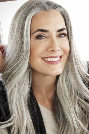 Cheveux gris long